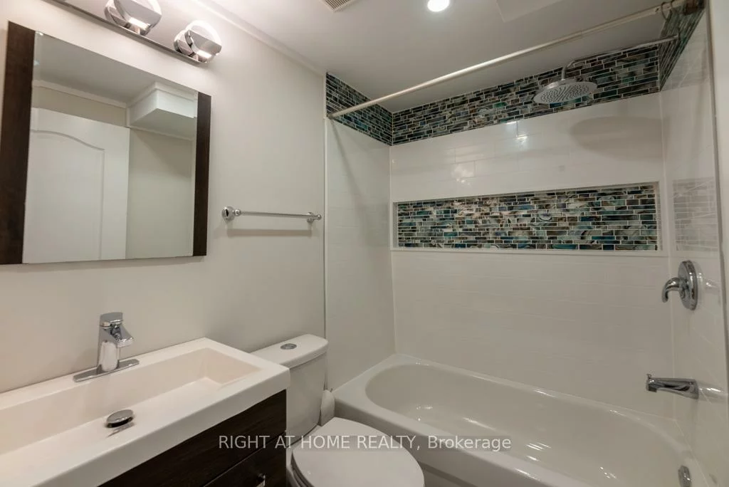 343, Boisdale, Harding, Richmond Hill