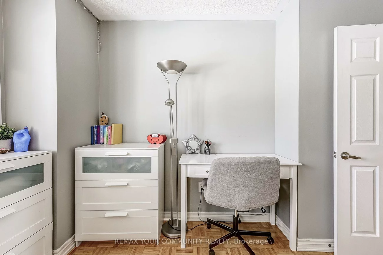 16, Windrow, Jefferson, Richmond Hill