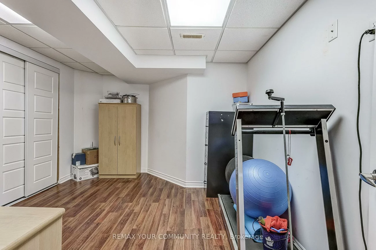 16, Windrow, Jefferson, Richmond Hill