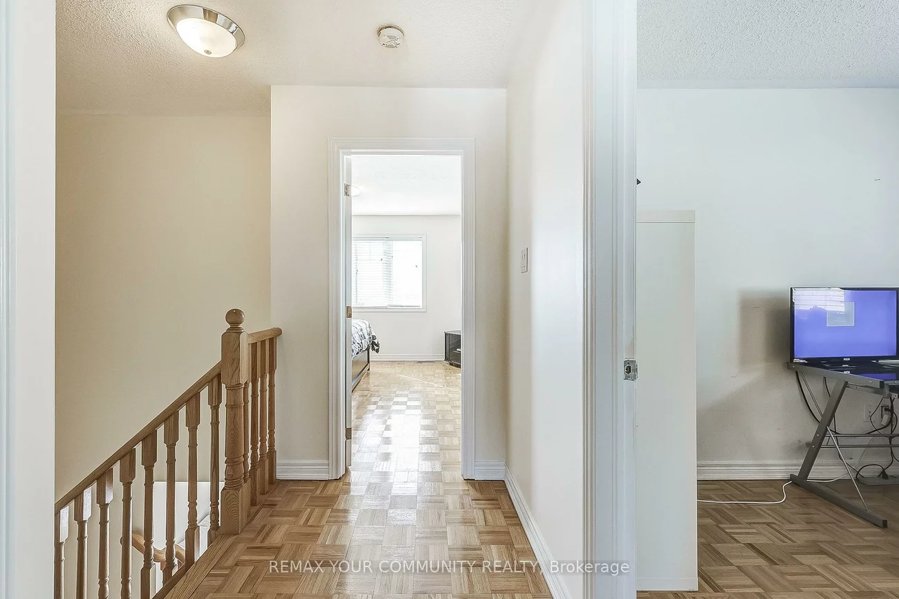 16, Windrow, Jefferson, Richmond Hill