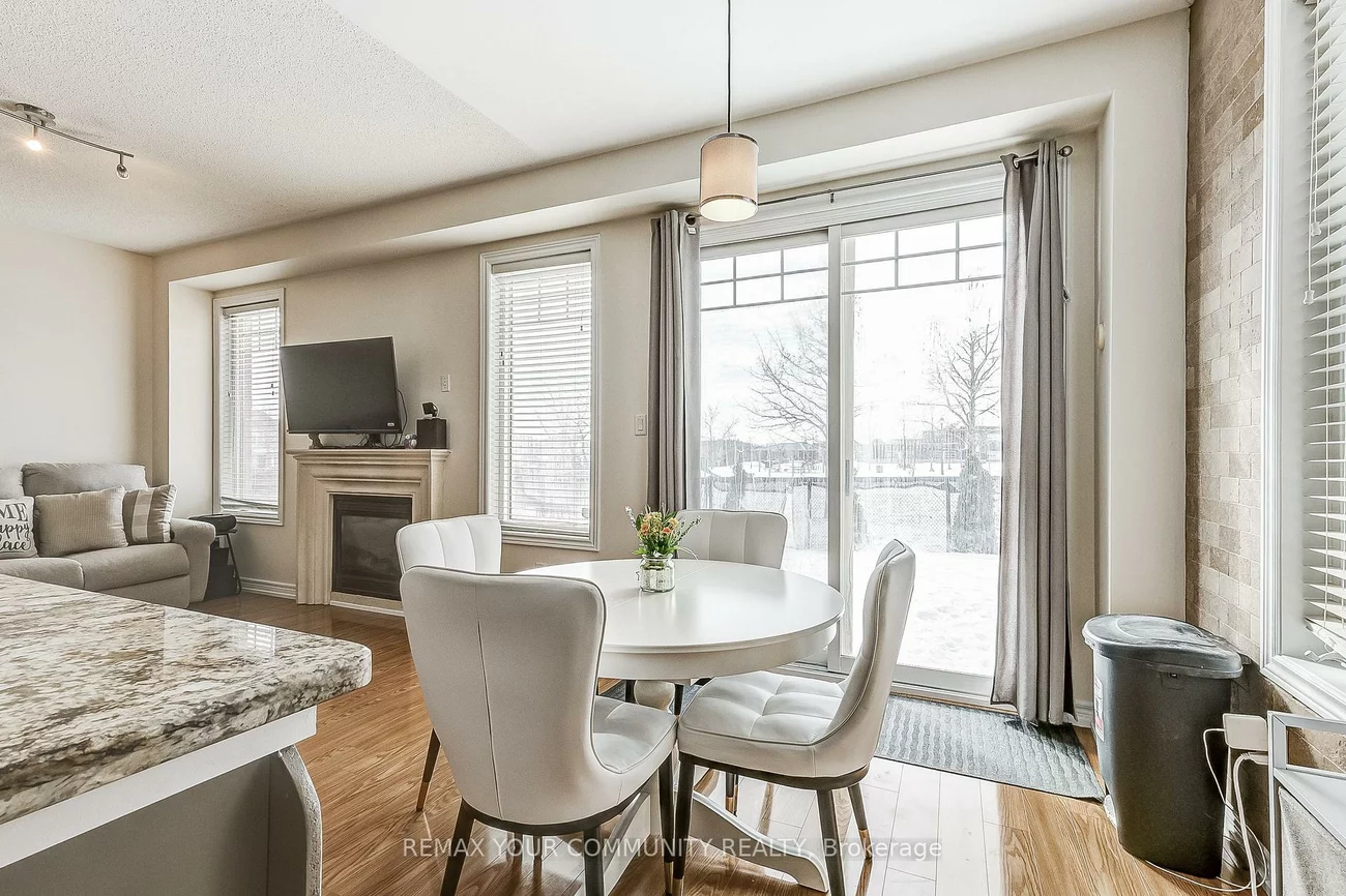 16, Windrow, Jefferson, Richmond Hill