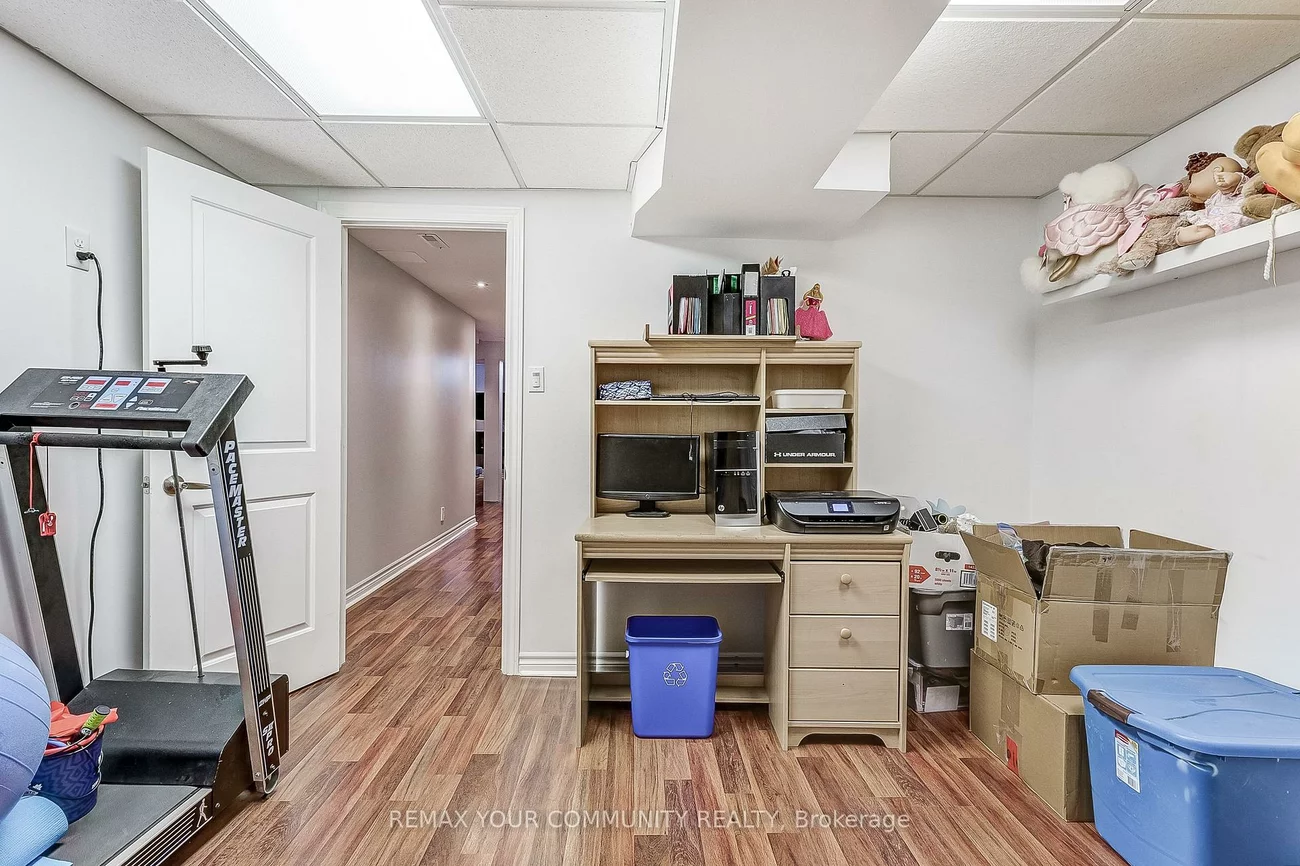 16, Windrow, Jefferson, Richmond Hill