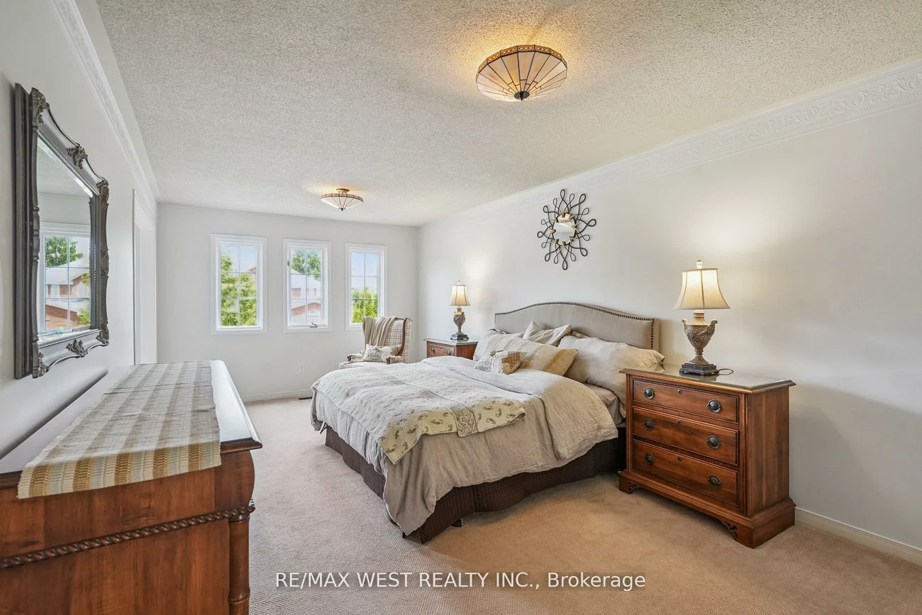 43, Summitcrest, Devonsleigh, Richmond Hill