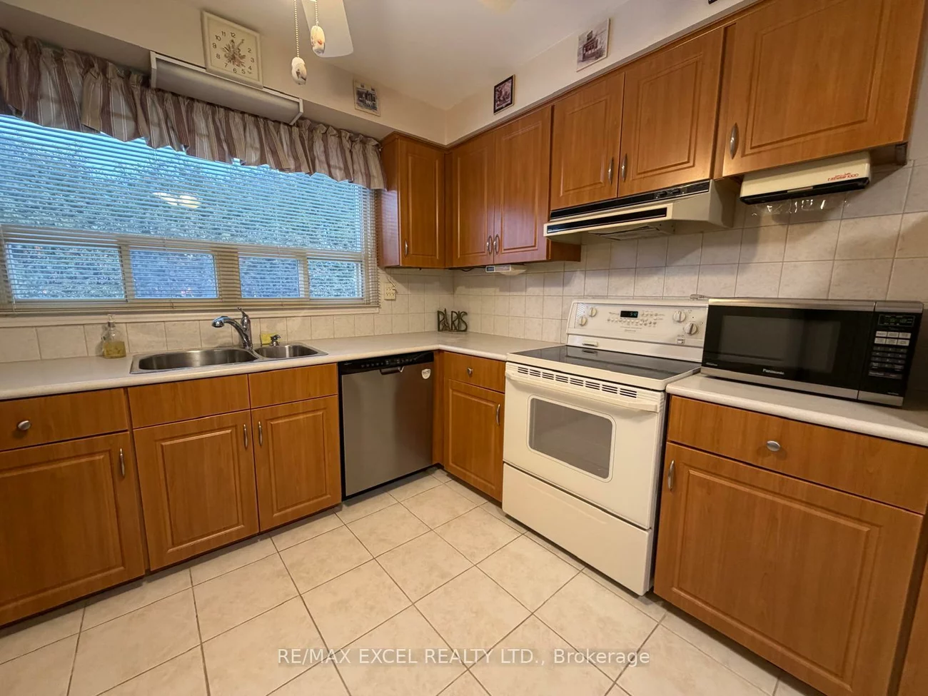 465, Becker, Crosby, Richmond Hill