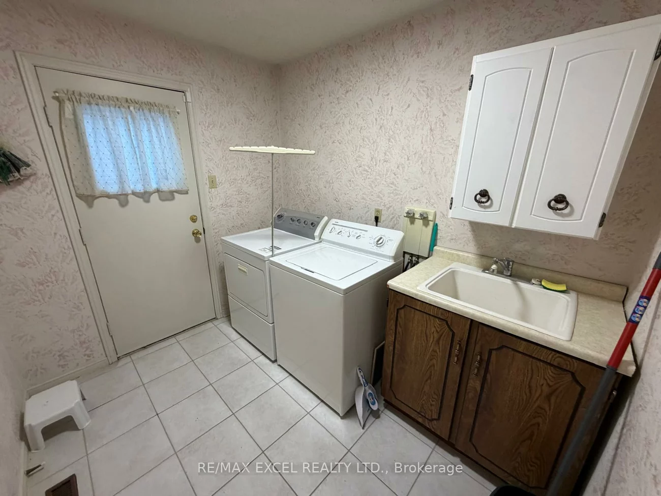 465, Becker, Crosby, Richmond Hill