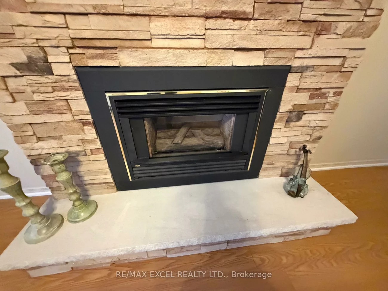 465, Becker, Crosby, Richmond Hill