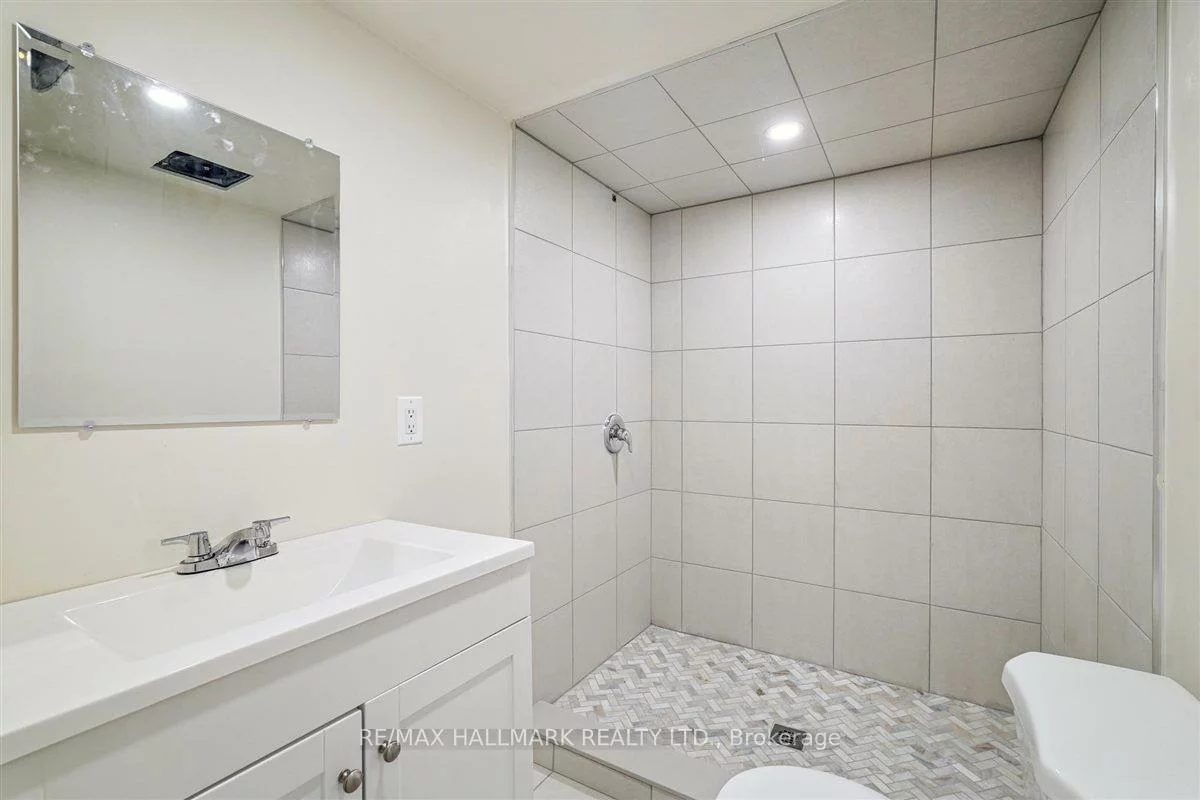 21, La Reine, Oak Ridges, Richmond Hill