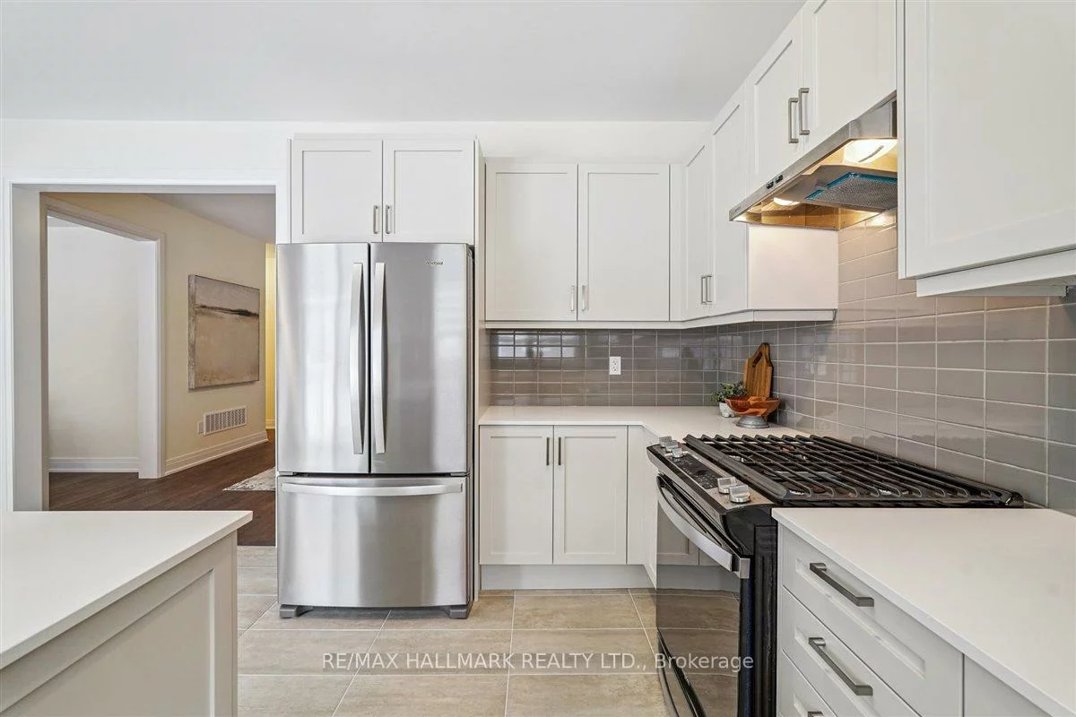 21, La Reine, Oak Ridges, Richmond Hill