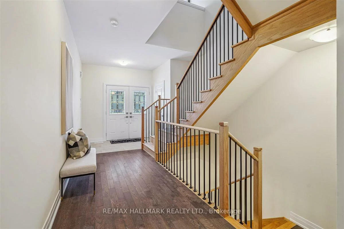 21, La Reine, Oak Ridges, Richmond Hill