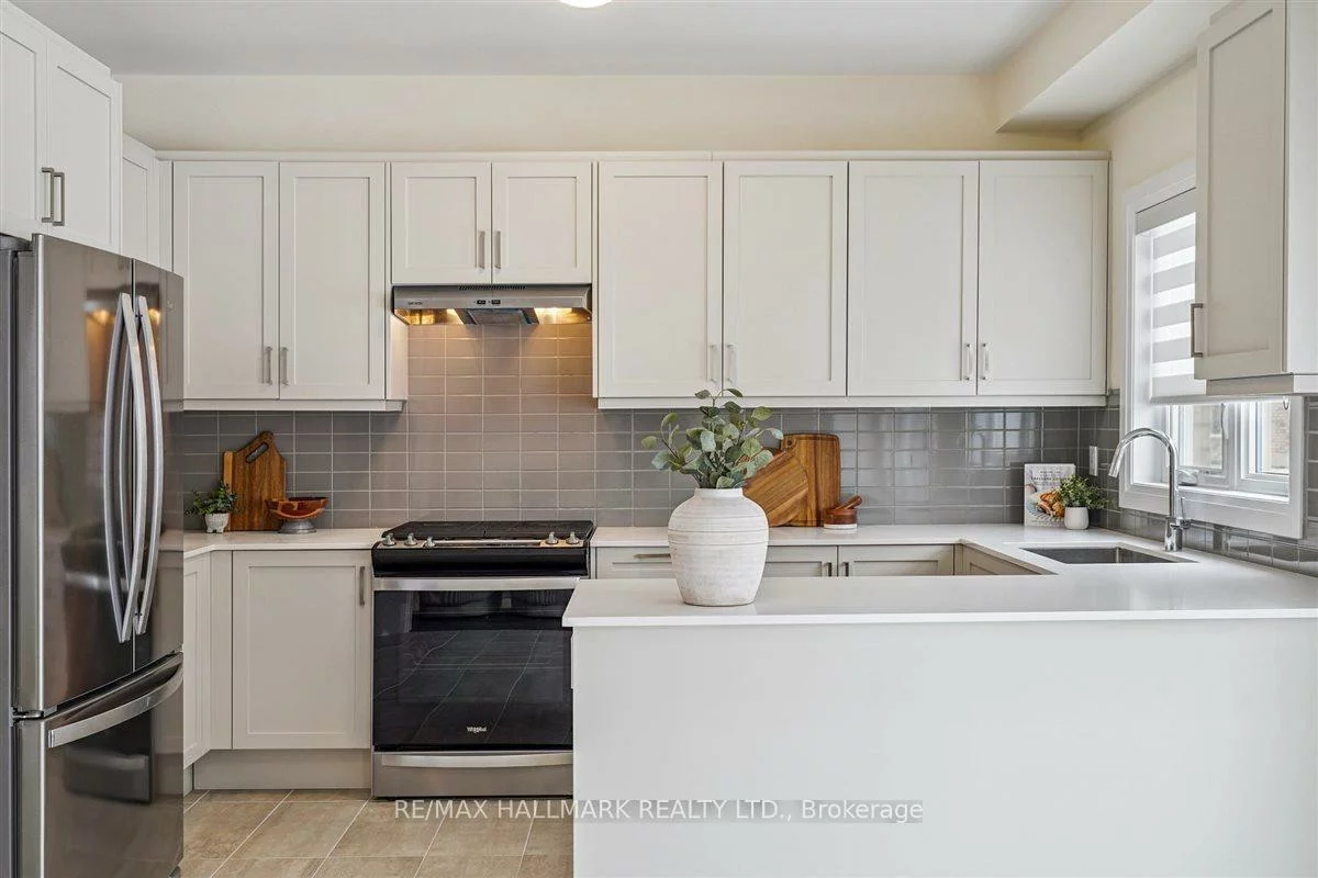 21, La Reine, Oak Ridges, Richmond Hill