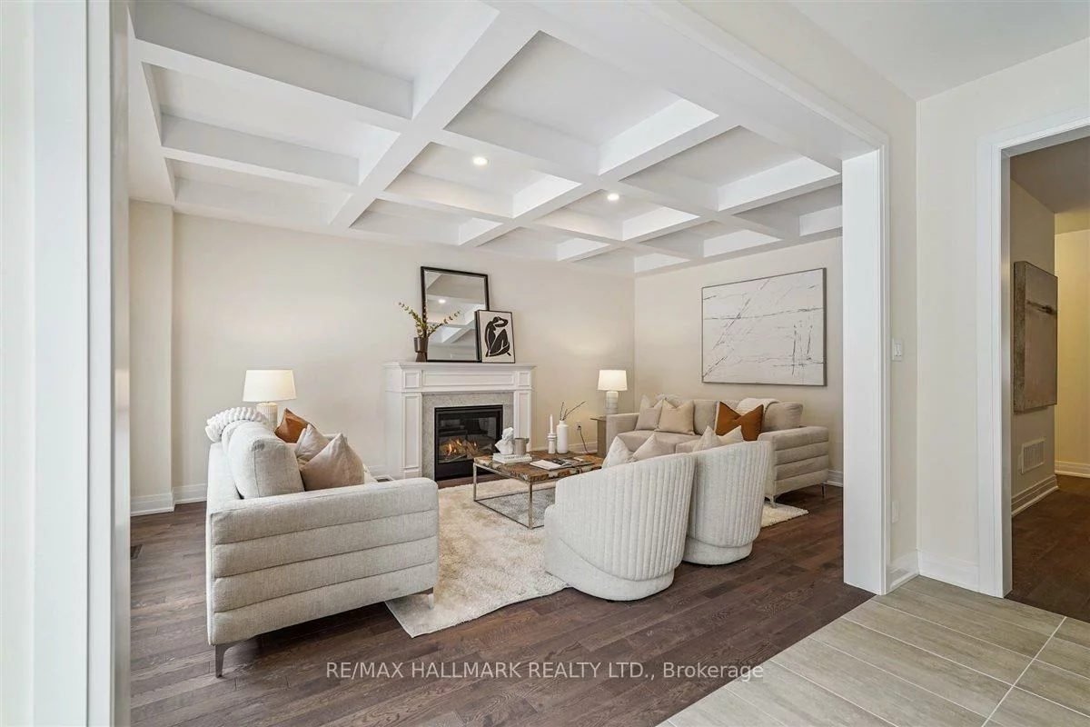 21, La Reine, Oak Ridges, Richmond Hill