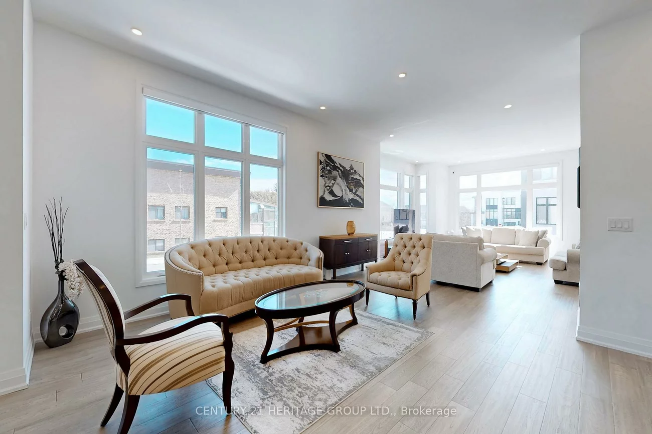 251, Oxford, Mill Pond, Richmond Hill