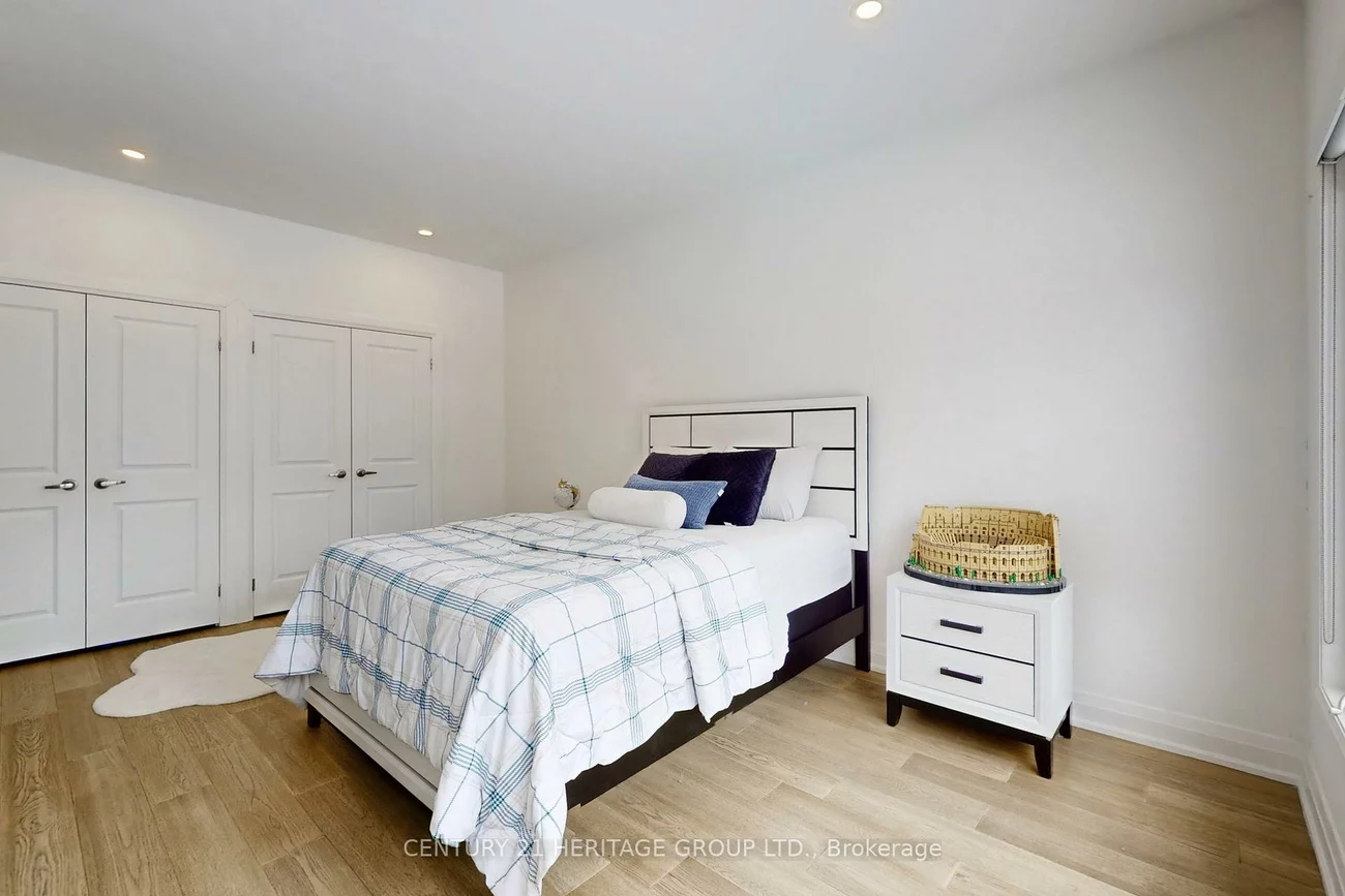 251, Oxford, Mill Pond, Richmond Hill