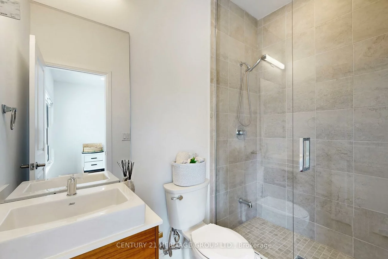 251, Oxford, Mill Pond, Richmond Hill