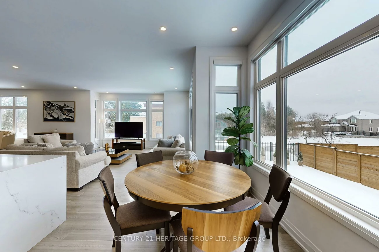 251, Oxford, Mill Pond, Richmond Hill