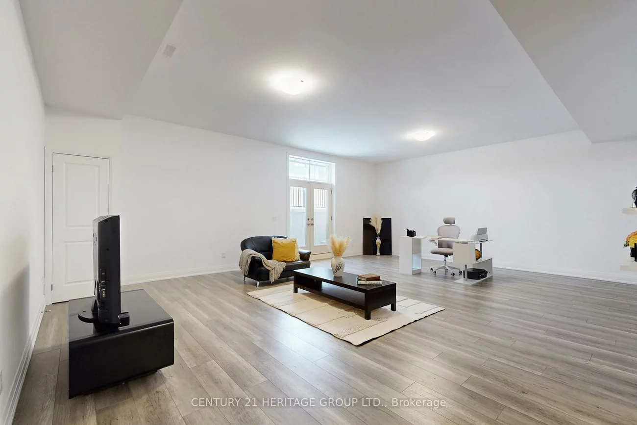 251, Oxford, Mill Pond, Richmond Hill