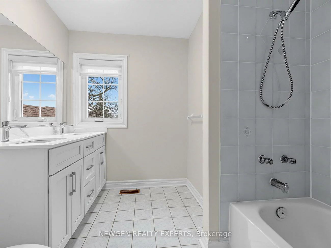 32, Bilbermar, Devonsleigh, Richmond Hill