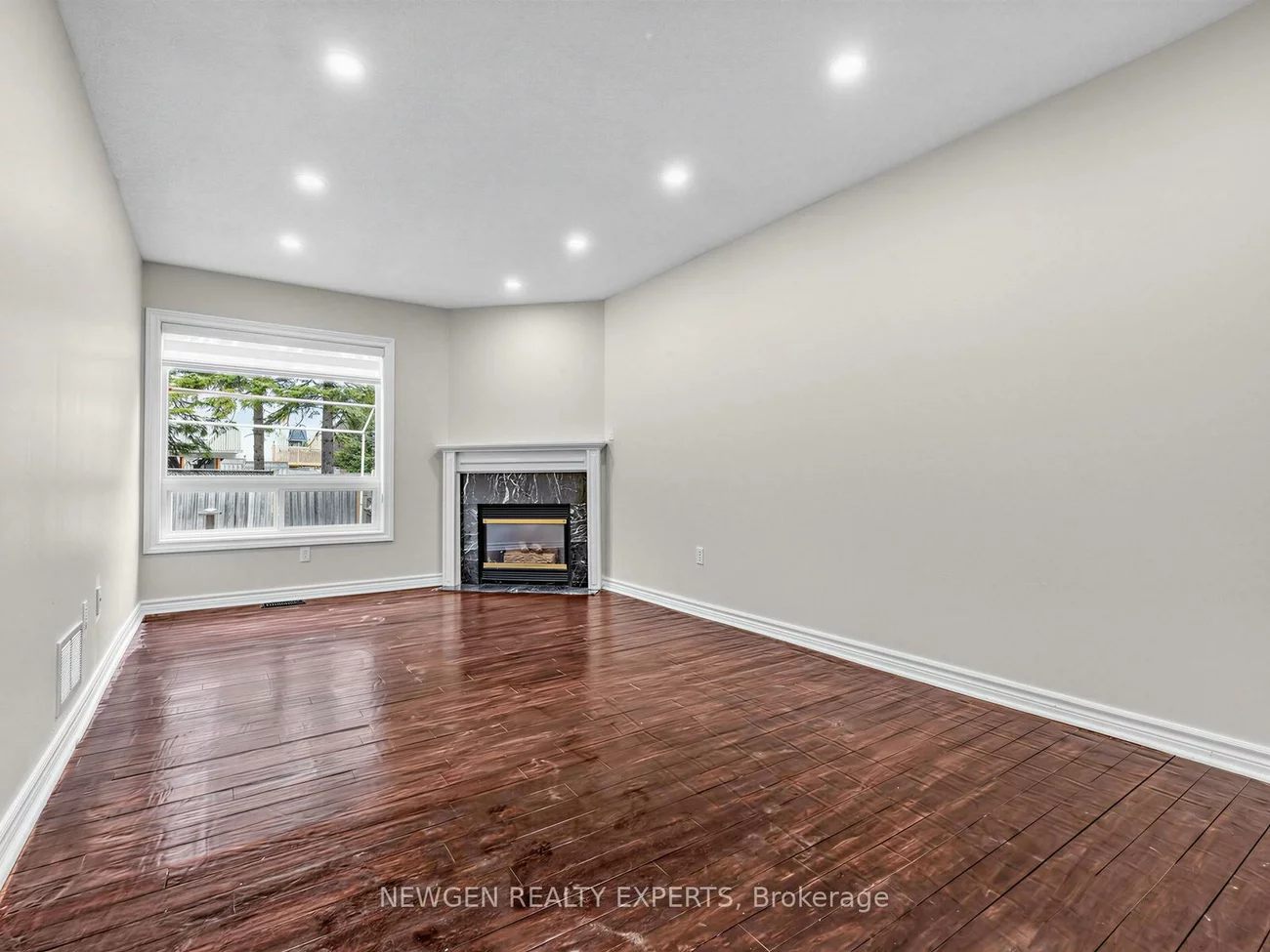 32, Bilbermar, Devonsleigh, Richmond Hill