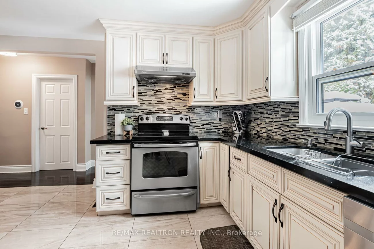 245, Elmwood, Harding, Richmond Hill