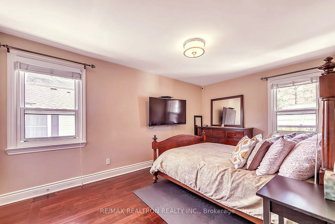 245, Elmwood, Harding, Richmond Hill