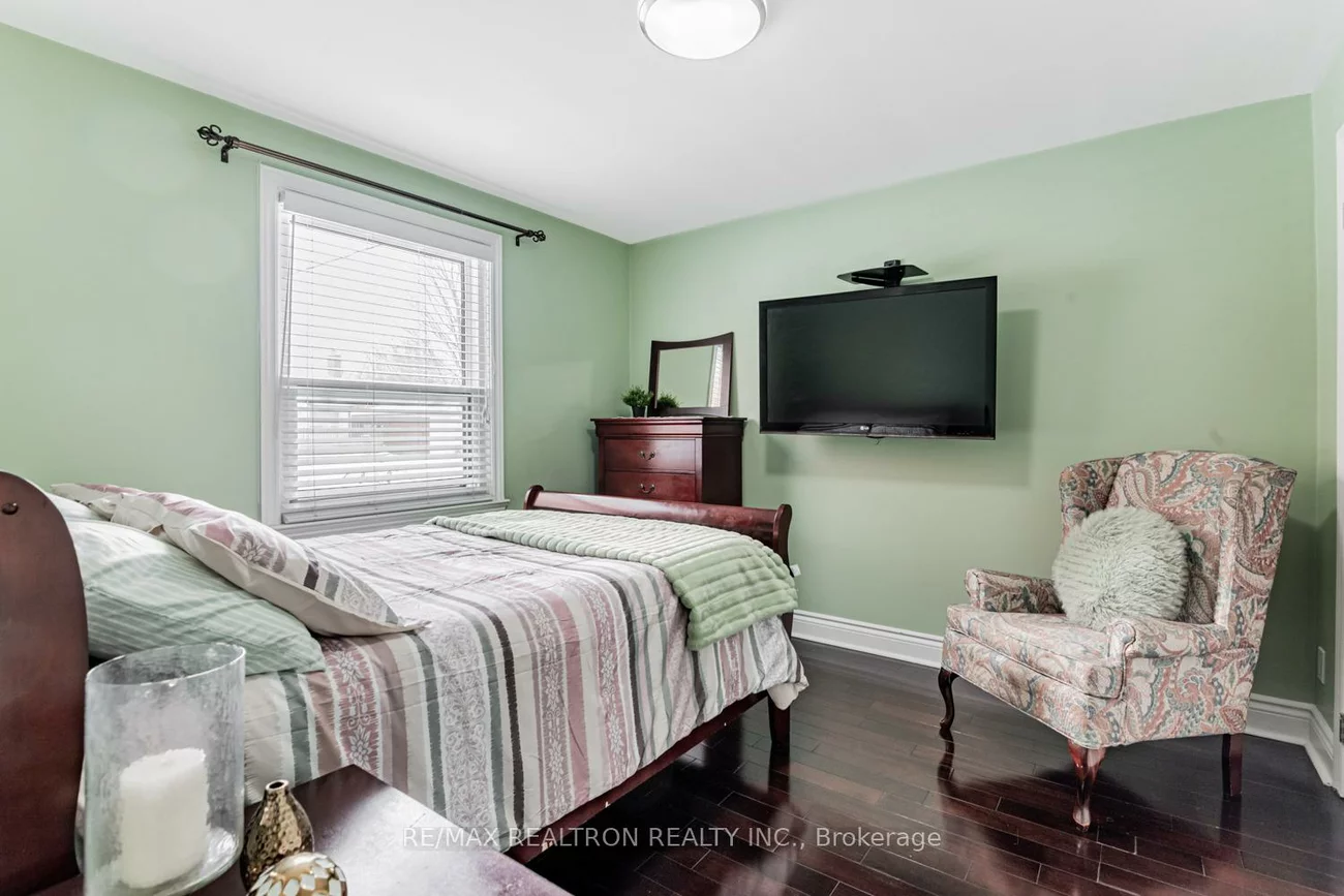 245, Elmwood, Harding, Richmond Hill