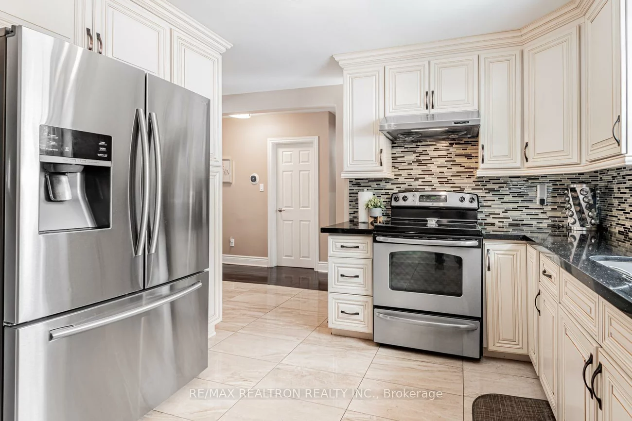 245, Elmwood, Harding, Richmond Hill