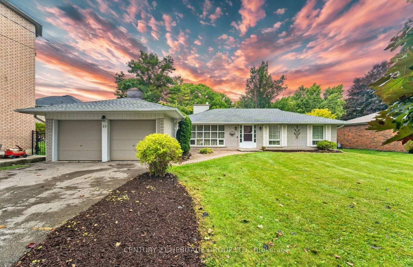 22, Poplar, Oak Ridges, Richmond Hill