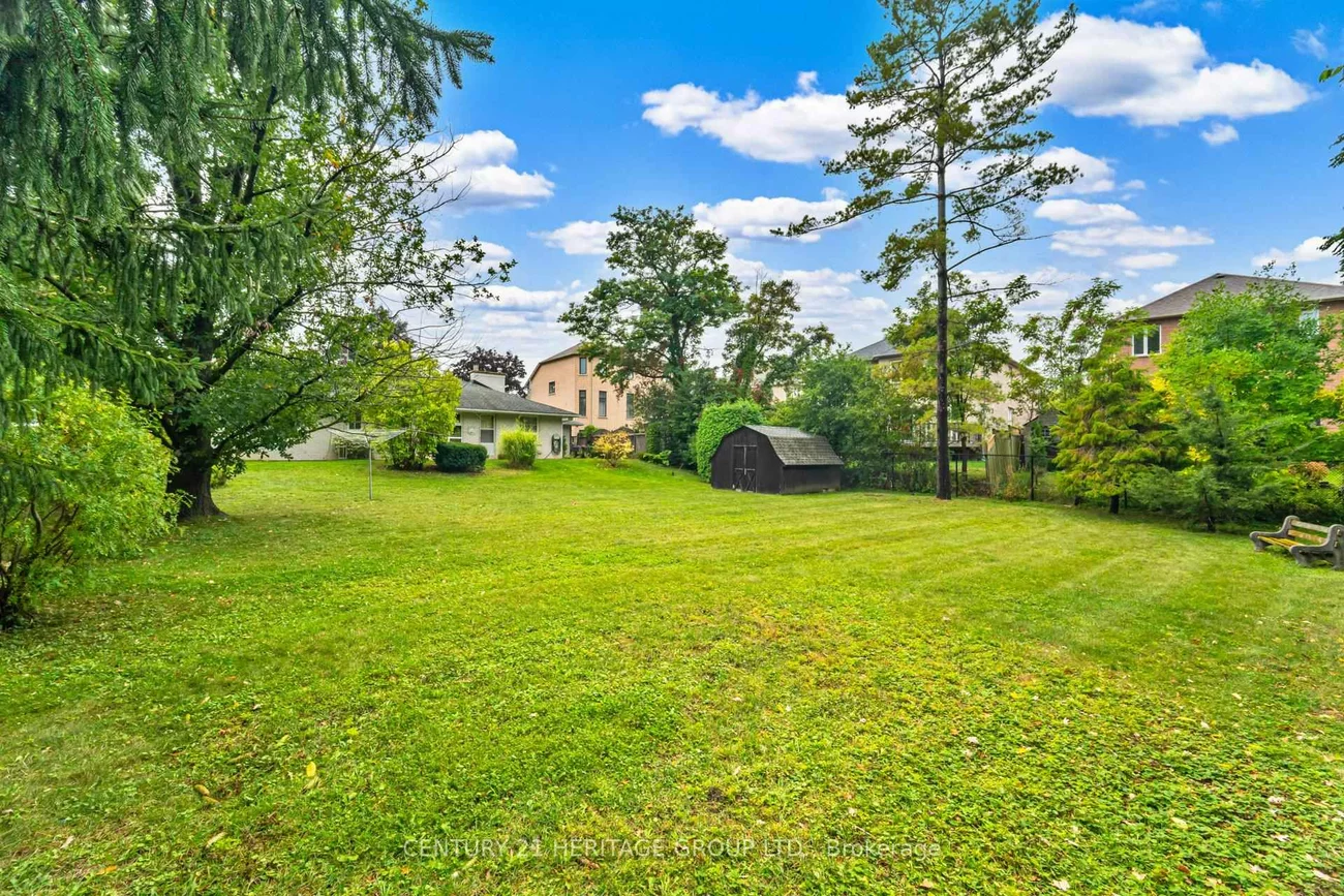 22, Poplar, Oak Ridges, Richmond Hill