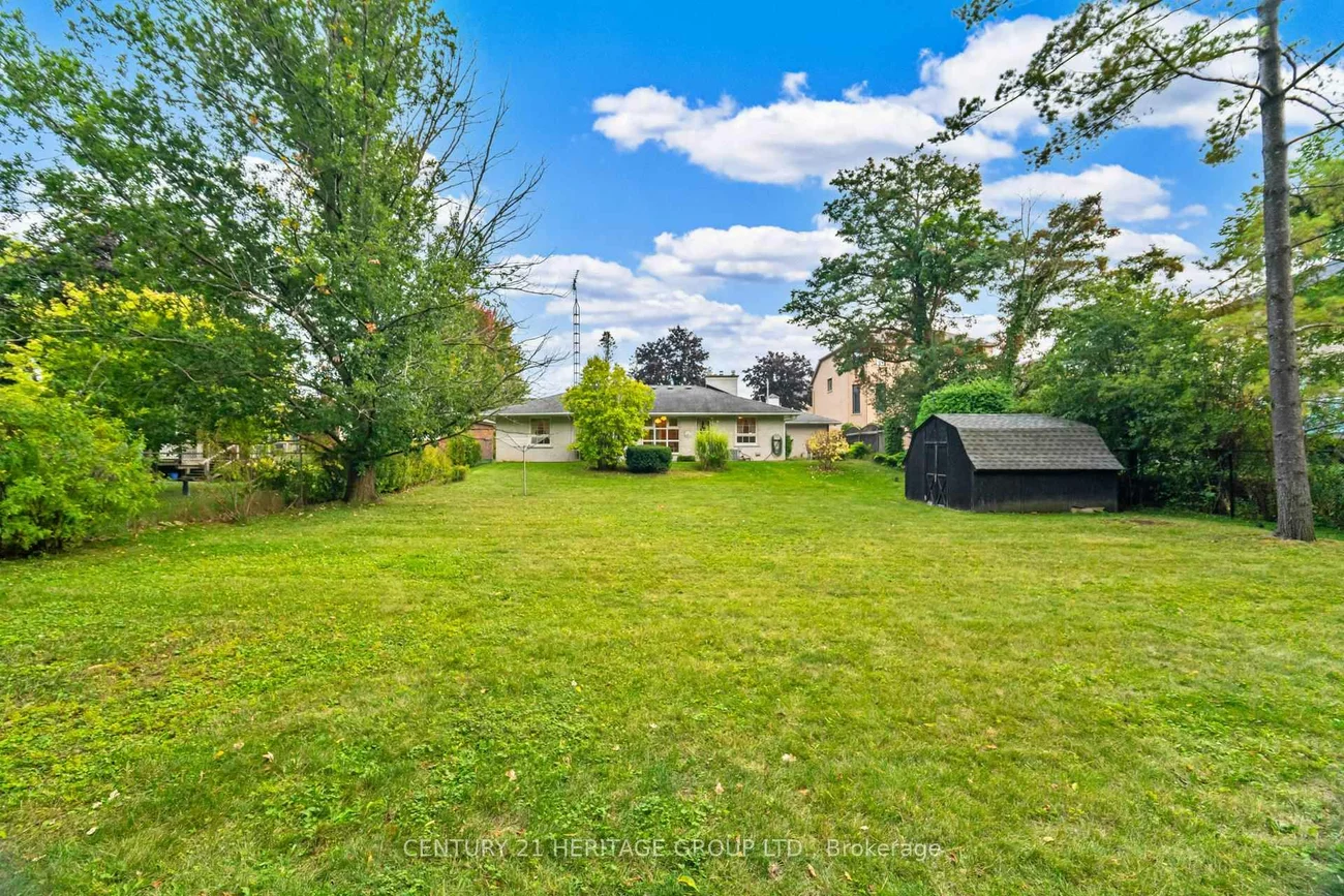 22, Poplar, Oak Ridges, Richmond Hill