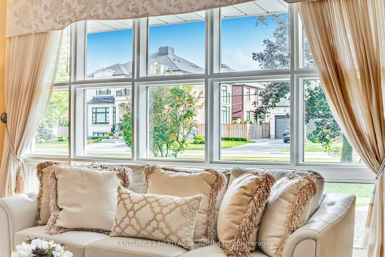 22, Poplar, Oak Ridges, Richmond Hill