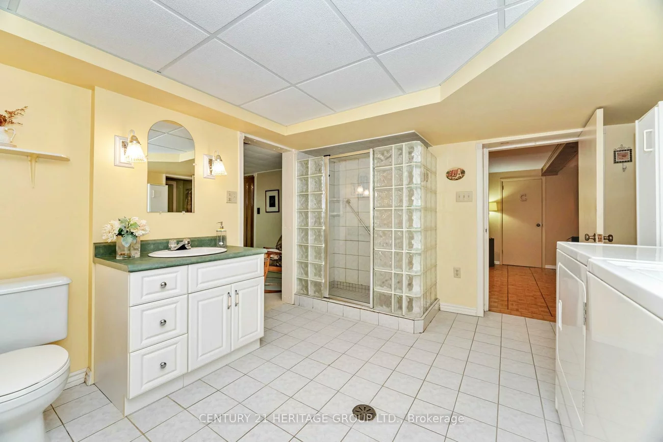 22, Poplar, Oak Ridges, Richmond Hill