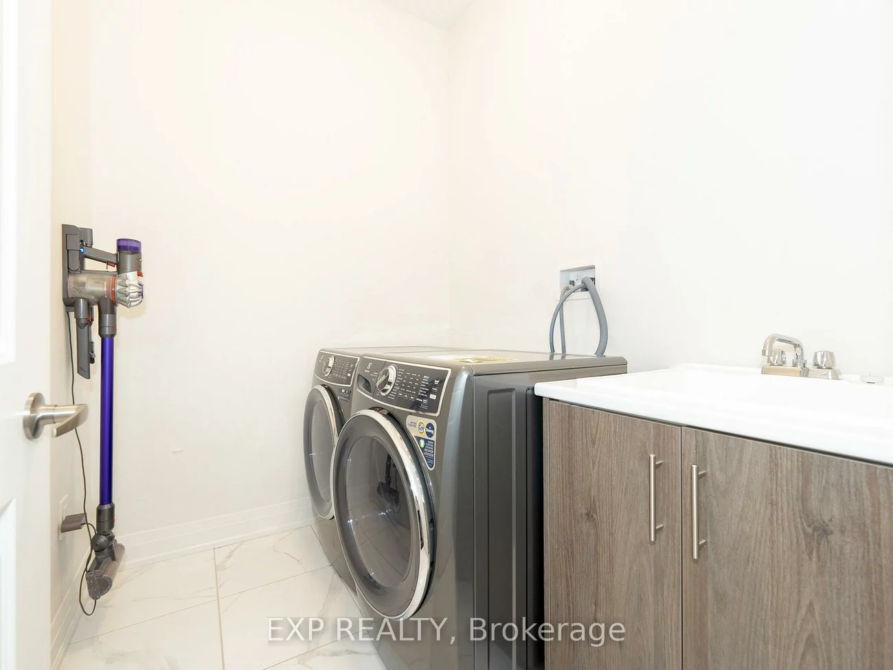 14, Longworth, Rural Richmond Hill, Richmond Hill