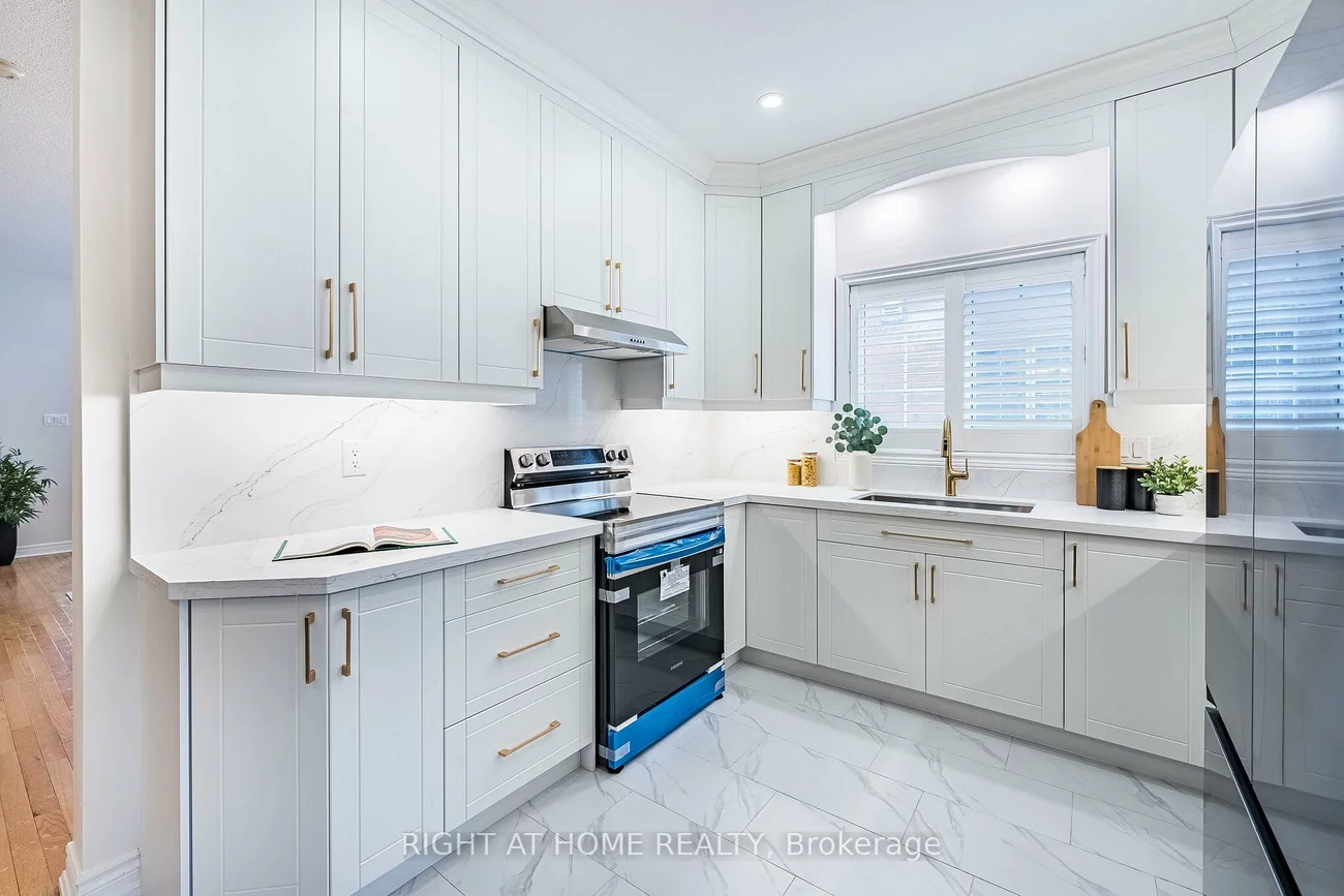 47, Kimono, Rouge Woods, Richmond Hill