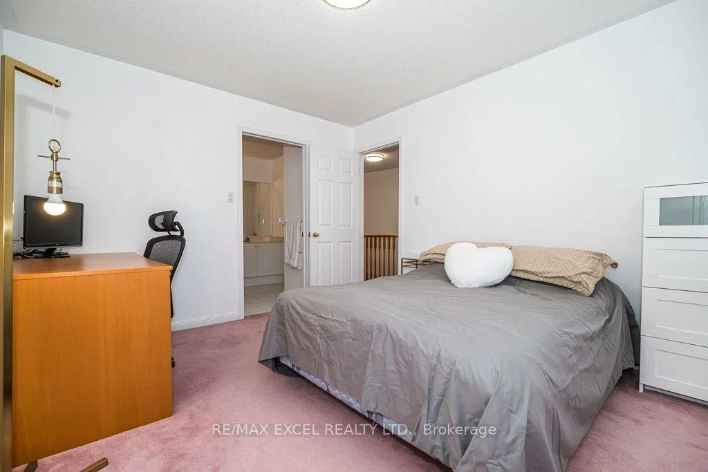 28, Fortune, Rouge Woods, Richmond Hill