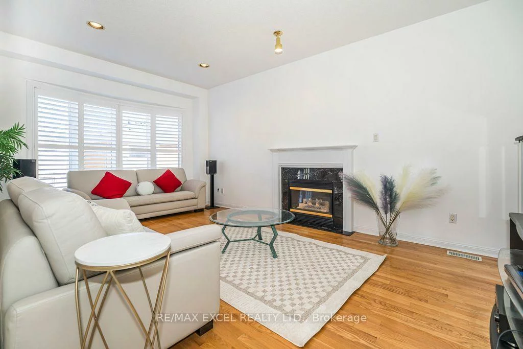 28, Fortune, Rouge Woods, Richmond Hill