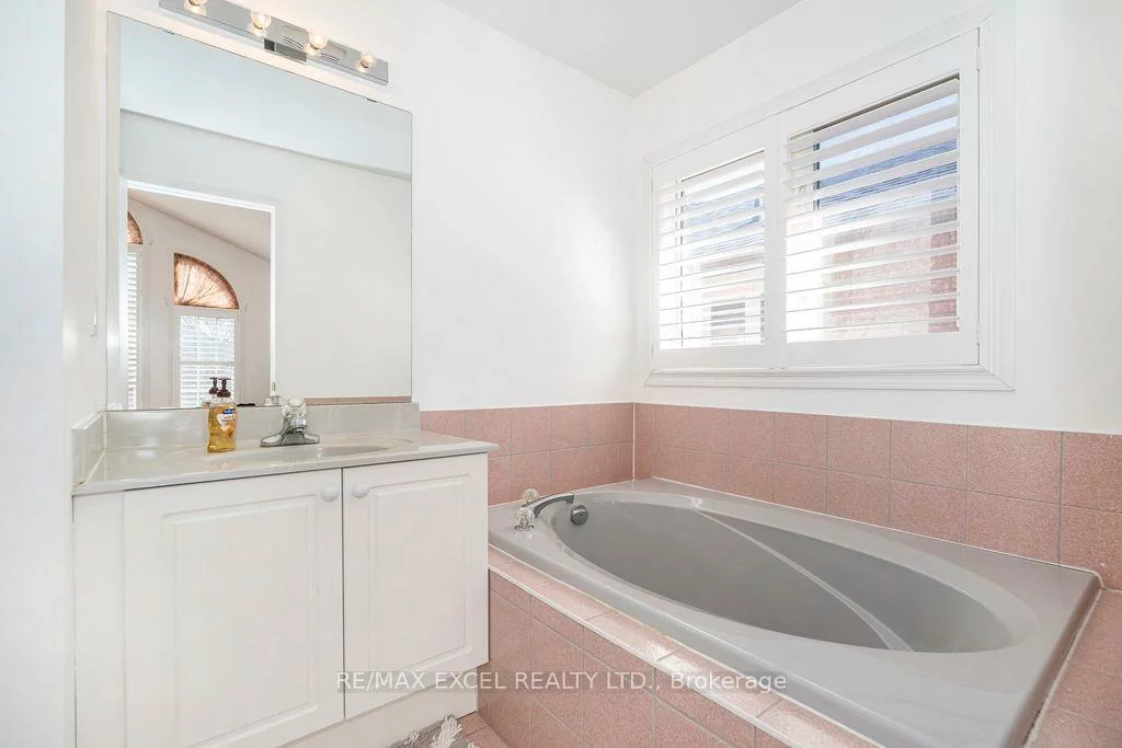 28, Fortune, Rouge Woods, Richmond Hill