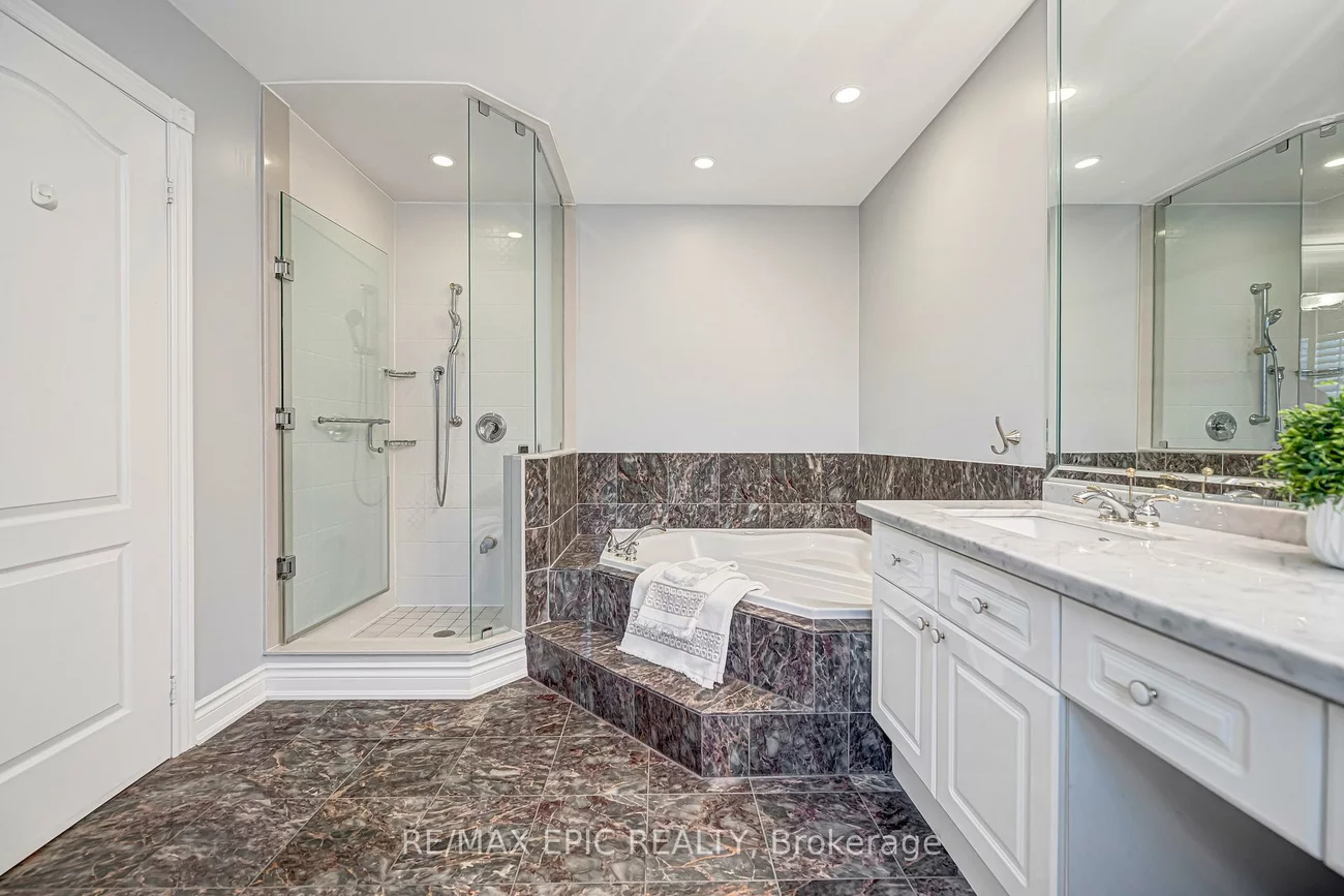 11, Palace, Doncrest, Richmond Hill
