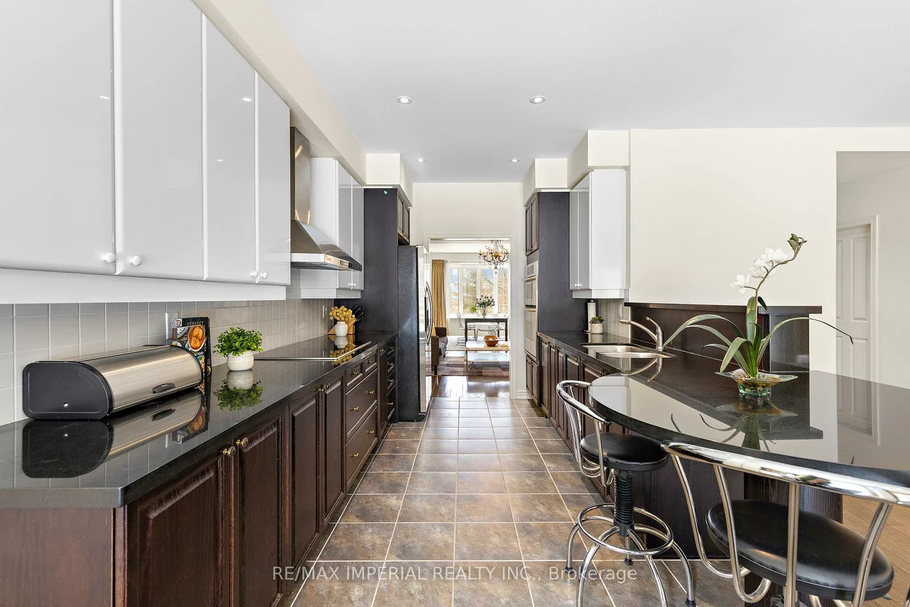 16, Carriage House, Jefferson, Richmond Hill