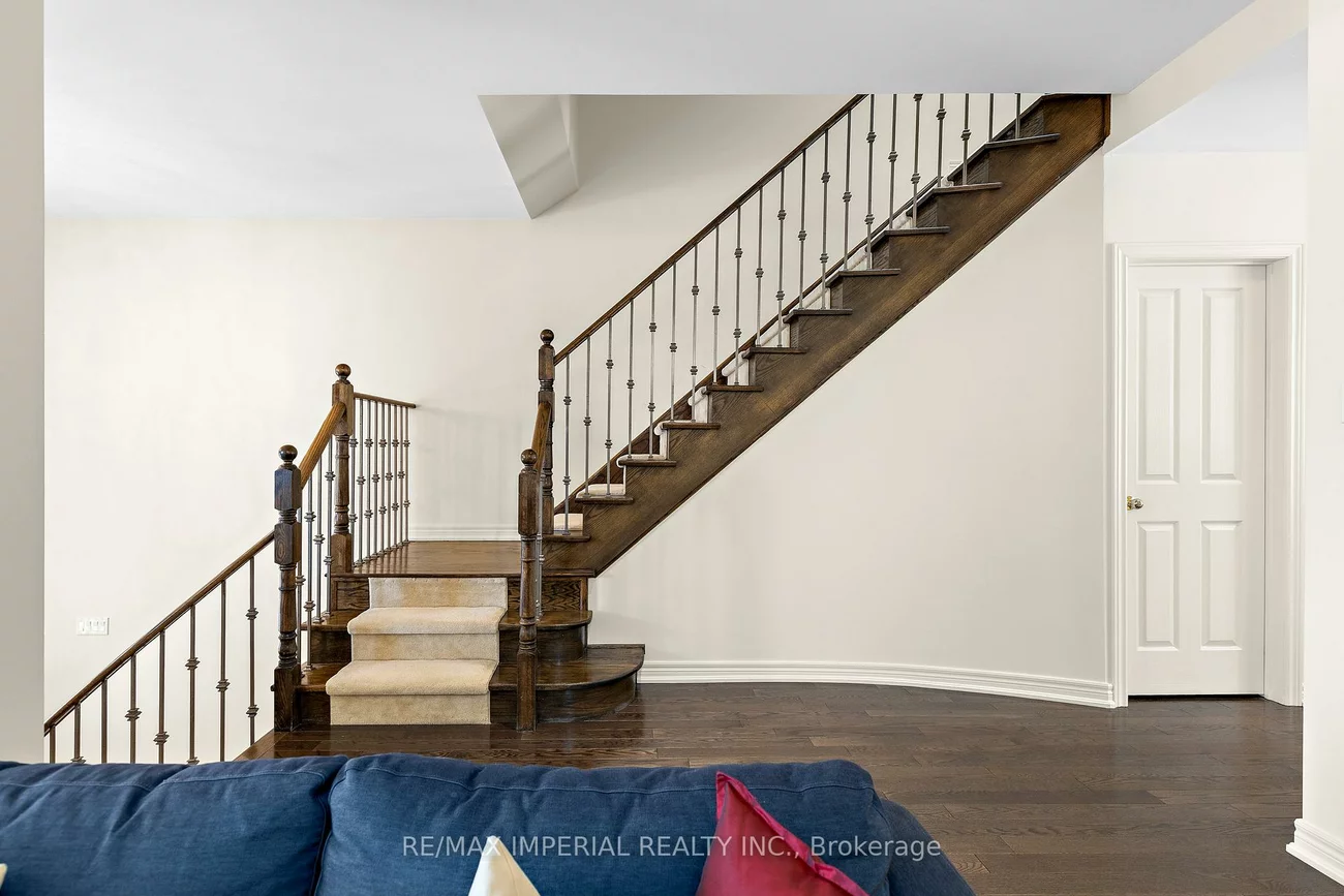 16, Carriage House, Jefferson, Richmond Hill