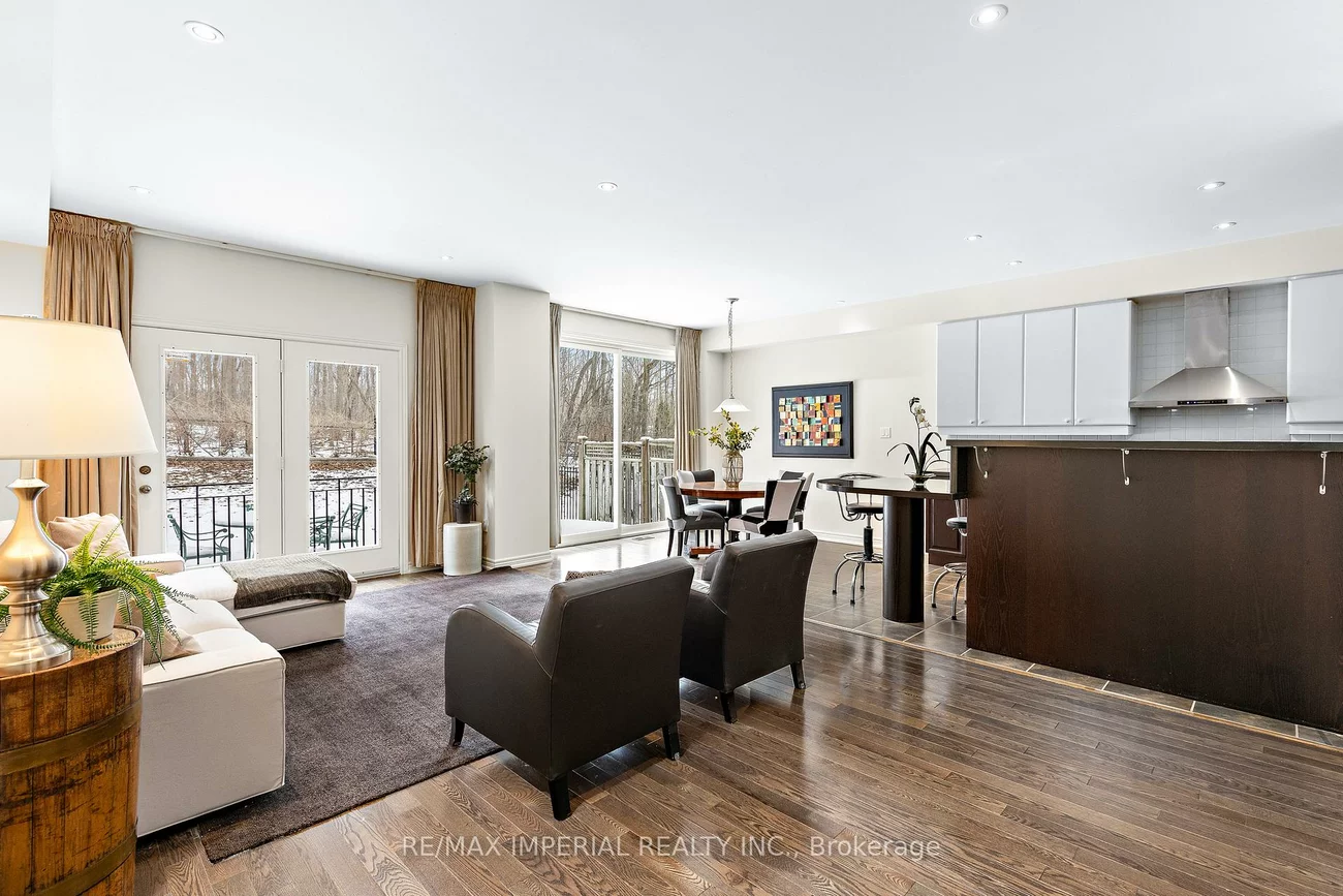 16, Carriage House, Jefferson, Richmond Hill