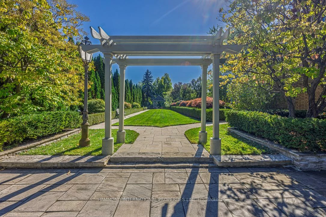 48, Old Park, Bayview Hill, Richmond Hill