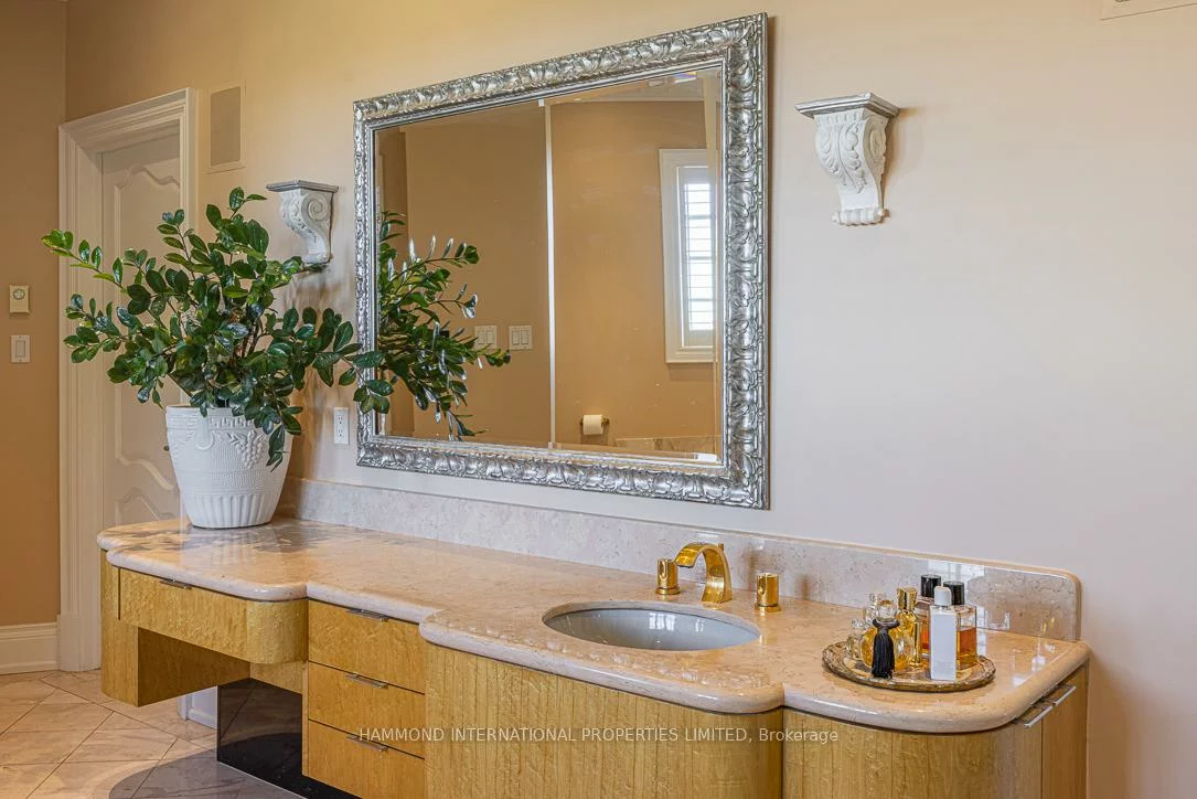 48, Old Park, Bayview Hill, Richmond Hill