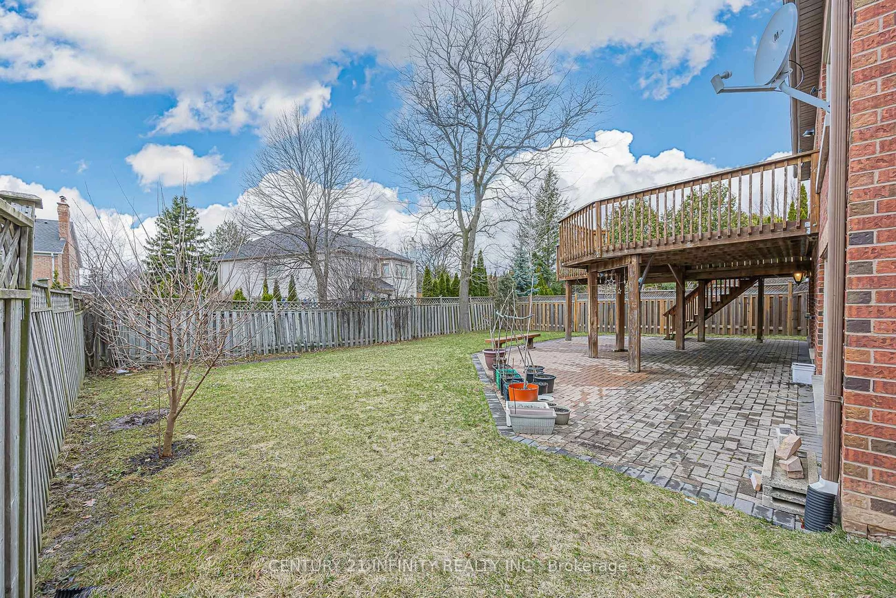 150, Strathearn, Bayview Hill, Richmond Hill