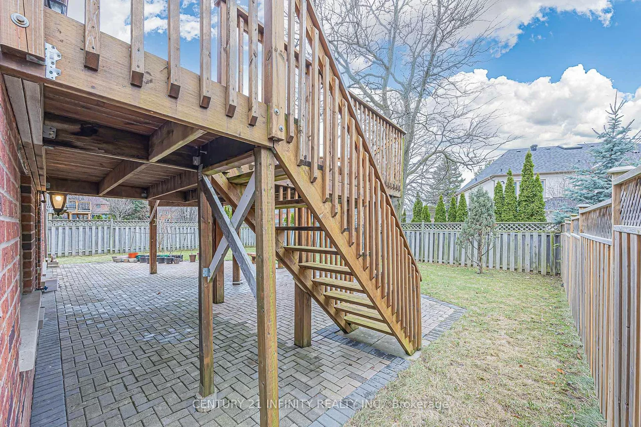 150, Strathearn, Bayview Hill, Richmond Hill