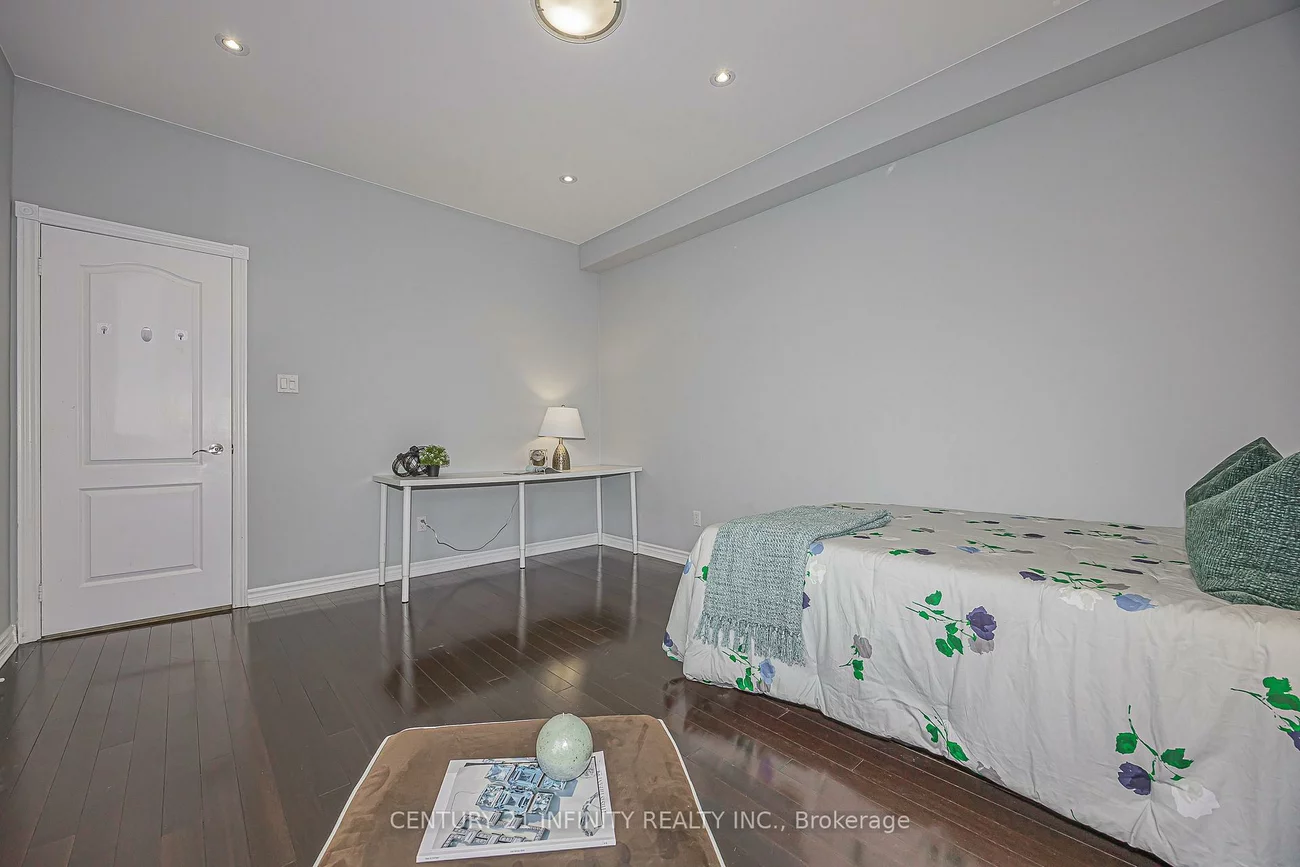 150, Strathearn, Bayview Hill, Richmond Hill