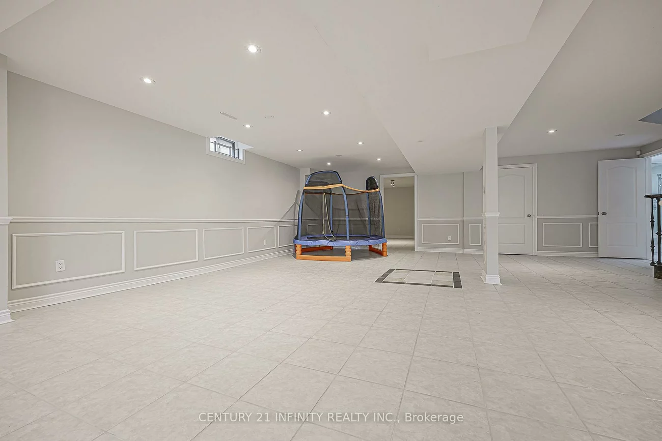 150, Strathearn, Bayview Hill, Richmond Hill