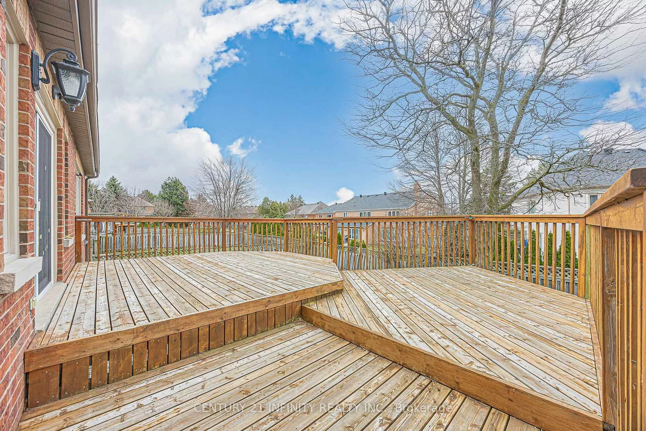 150, Strathearn, Bayview Hill, Richmond Hill