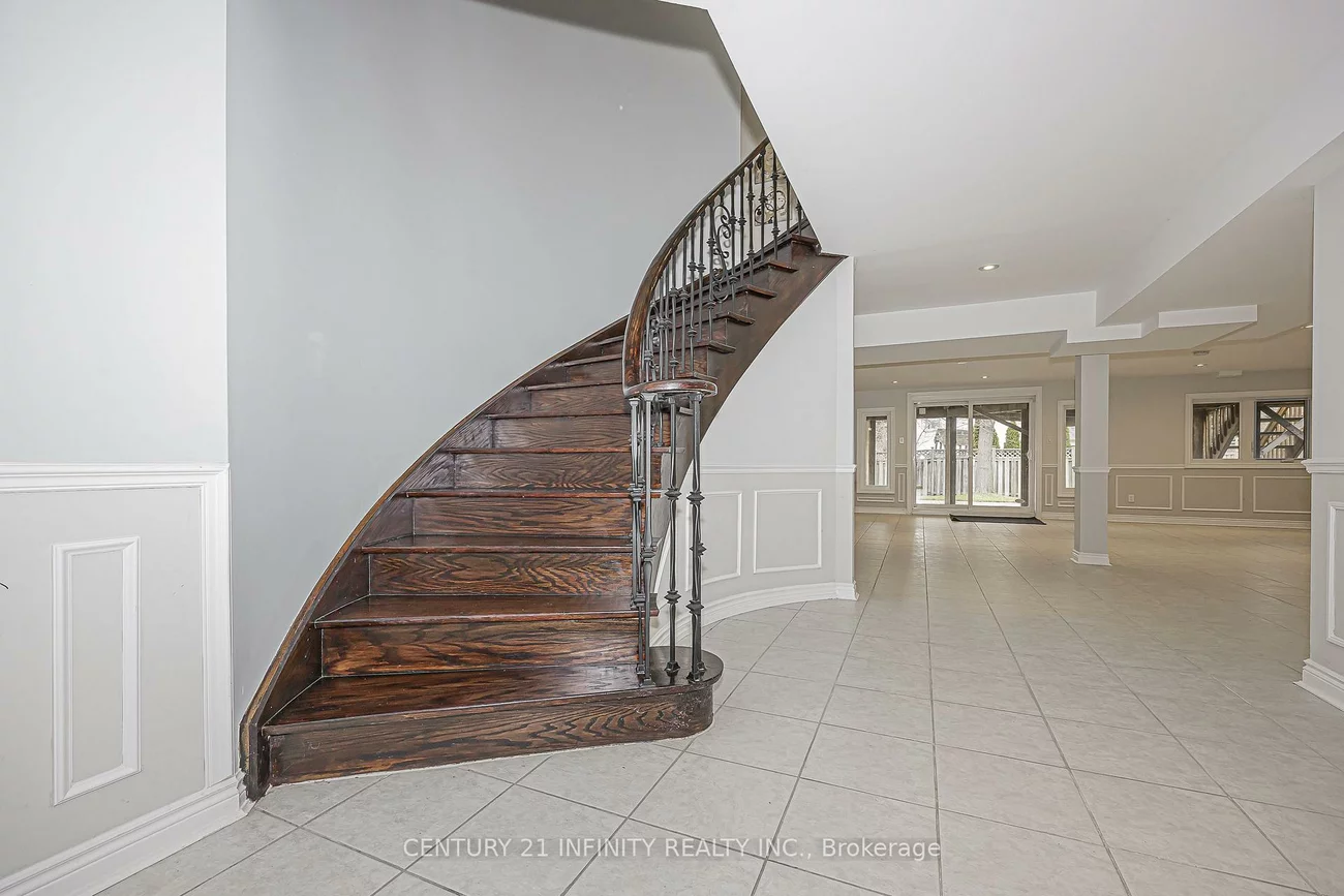 150, Strathearn, Bayview Hill, Richmond Hill