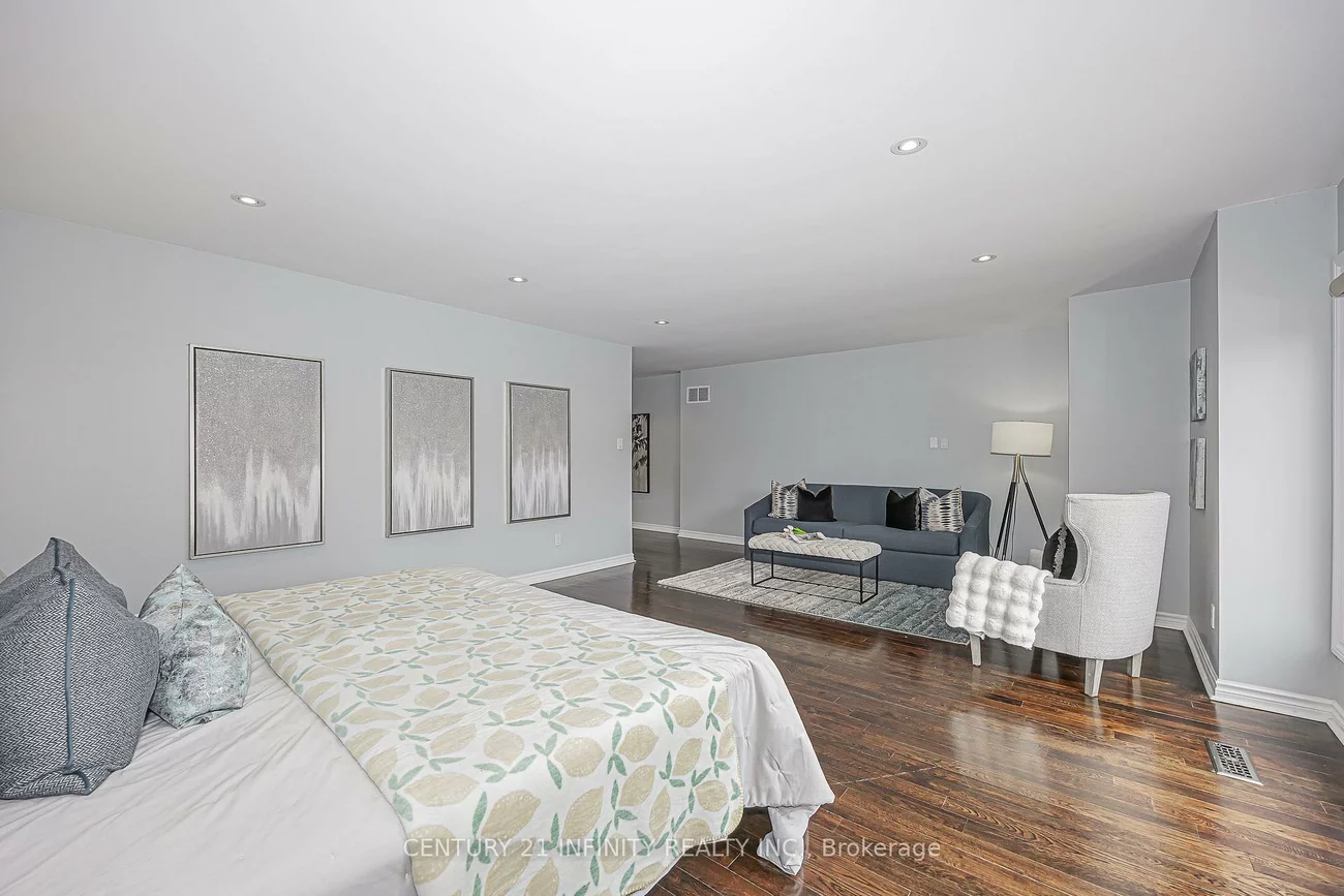 150, Strathearn, Bayview Hill, Richmond Hill