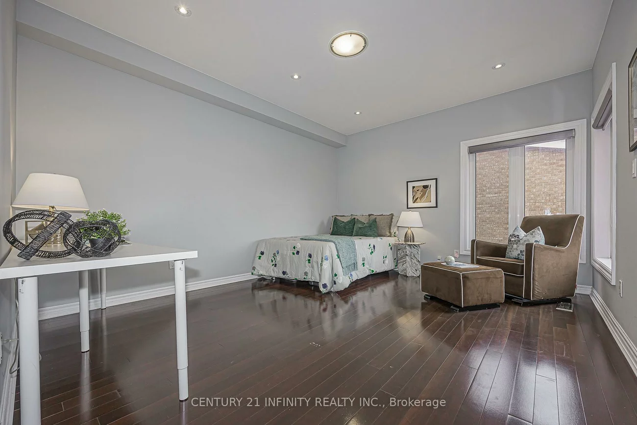 150, Strathearn, Bayview Hill, Richmond Hill